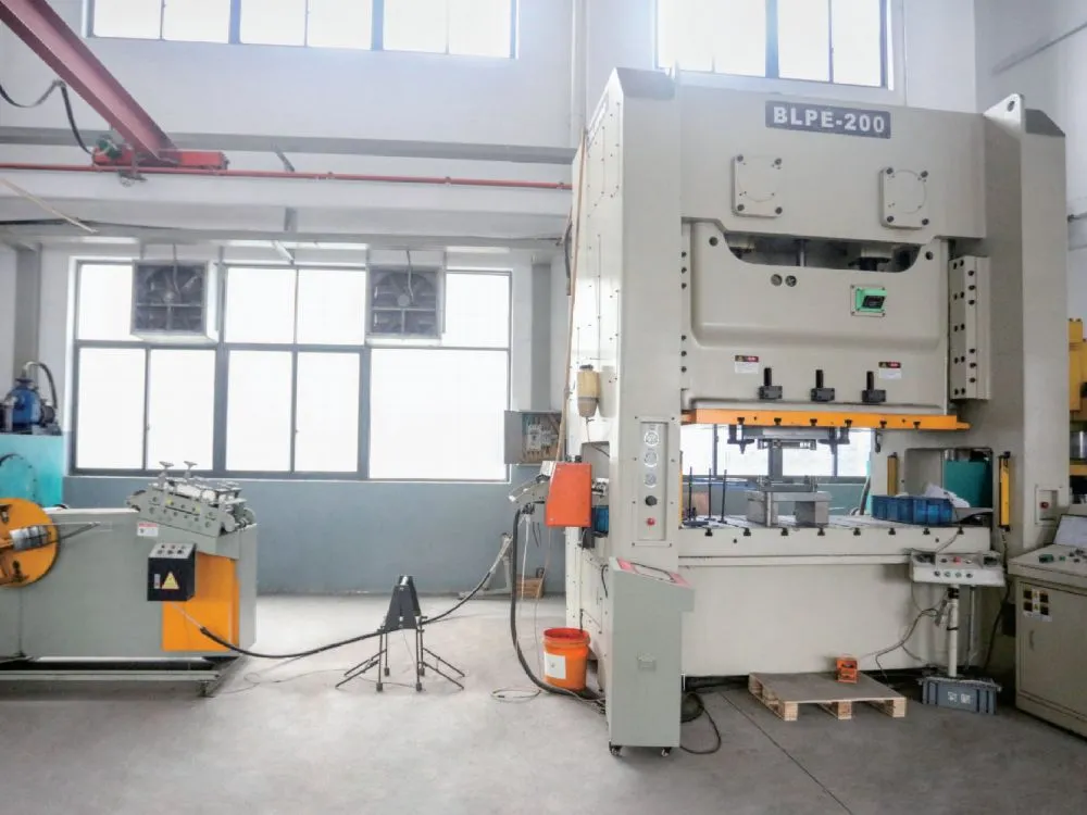 3 3